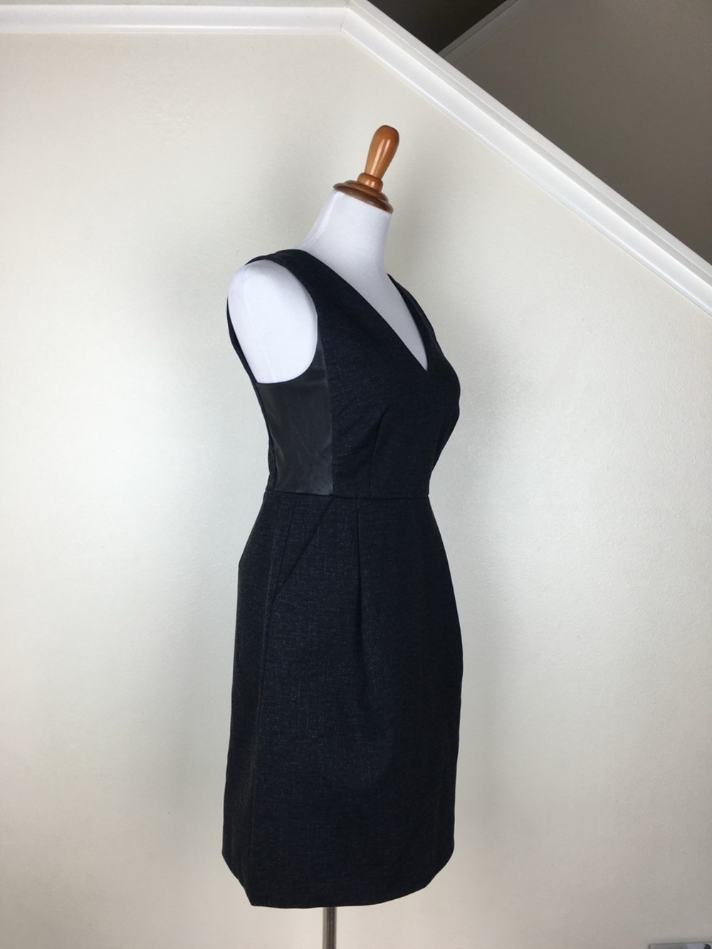 Madewell Black V-Neck Sleeveless Midi Sheath Dress